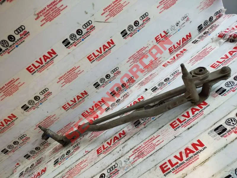 8K1955023D - SILECEK BRAKETI VE MOTORU