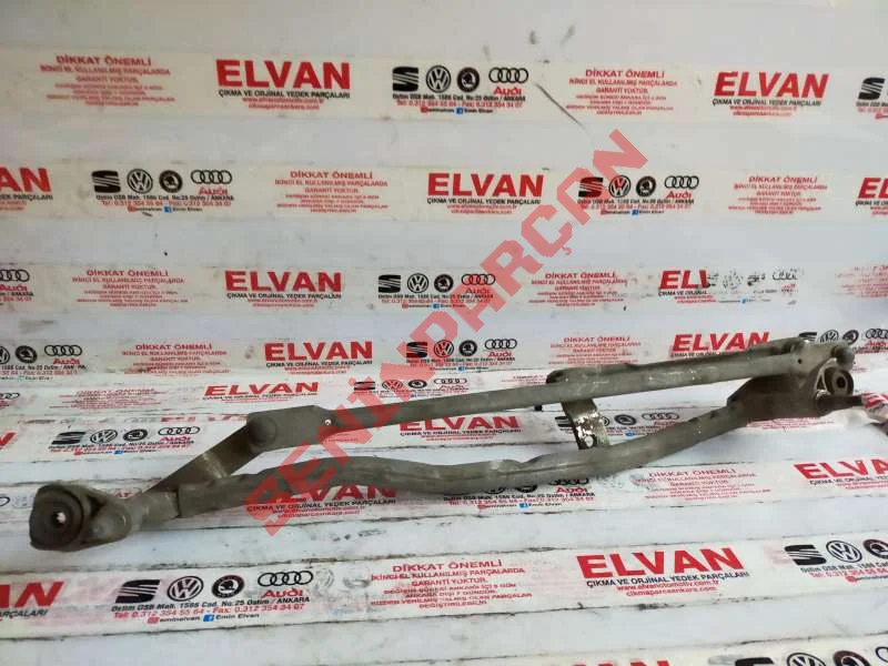 8K1955023D - SILECEK BRAKETI VE MOTORU