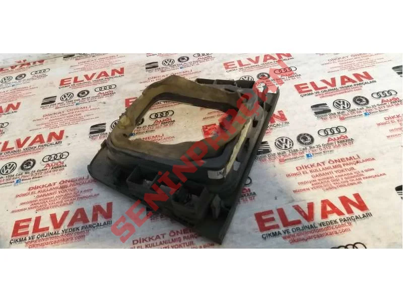 3C0959624D - KÖR KAPAK