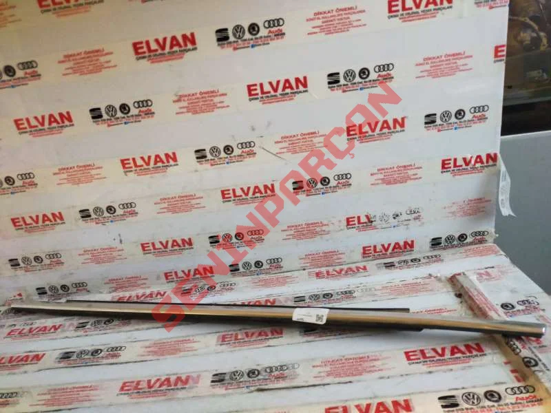 4G0853764 - SÜS ÇITASINA SAHIP CAM AĞIZ