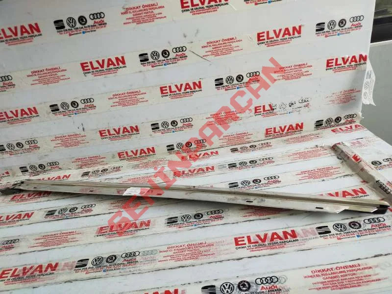 8D0853763 - SÜS ÇITASINA SAHIP CAM AĞIZ