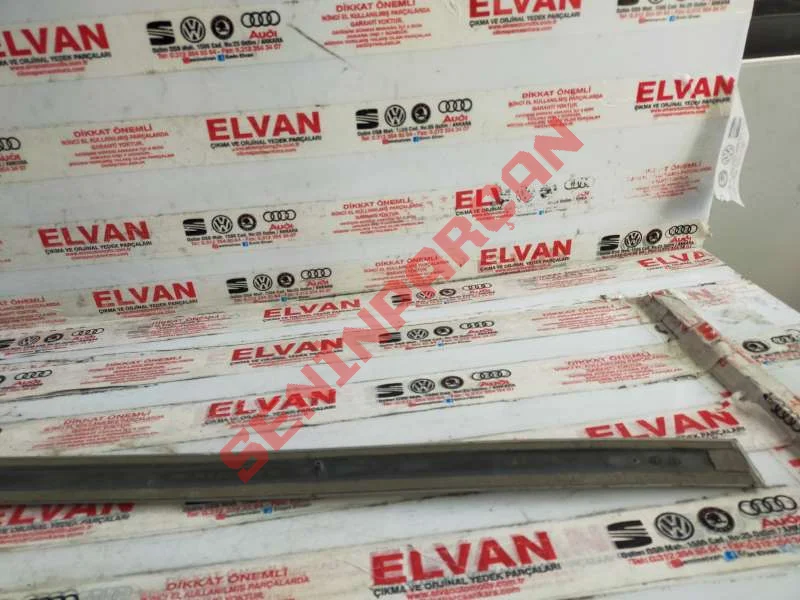 8E0853963 - KAPI KORUMA ÇITASI