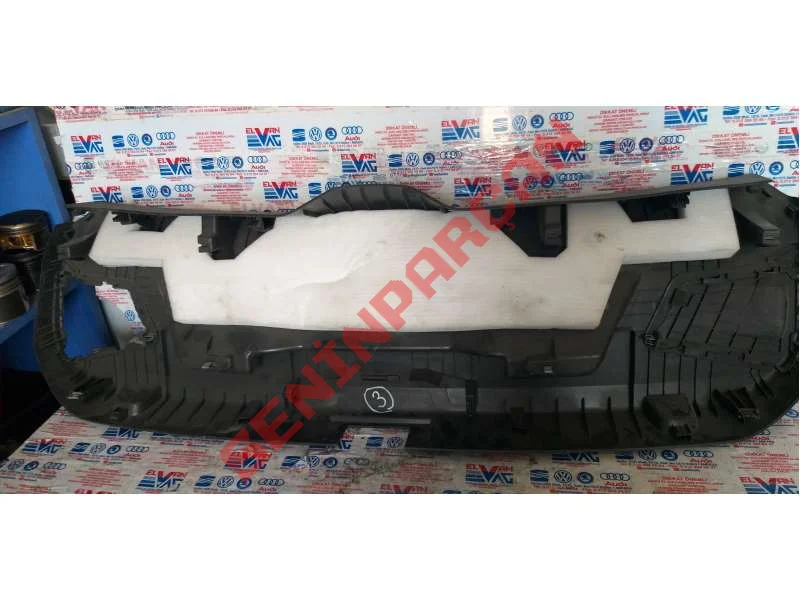 5F4867601J - BAGAJ KAPAĞI KAPLAMASI