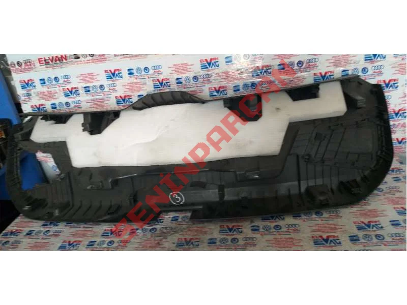 5F4867601J - BAGAJ KAPAĞI KAPLAMASI