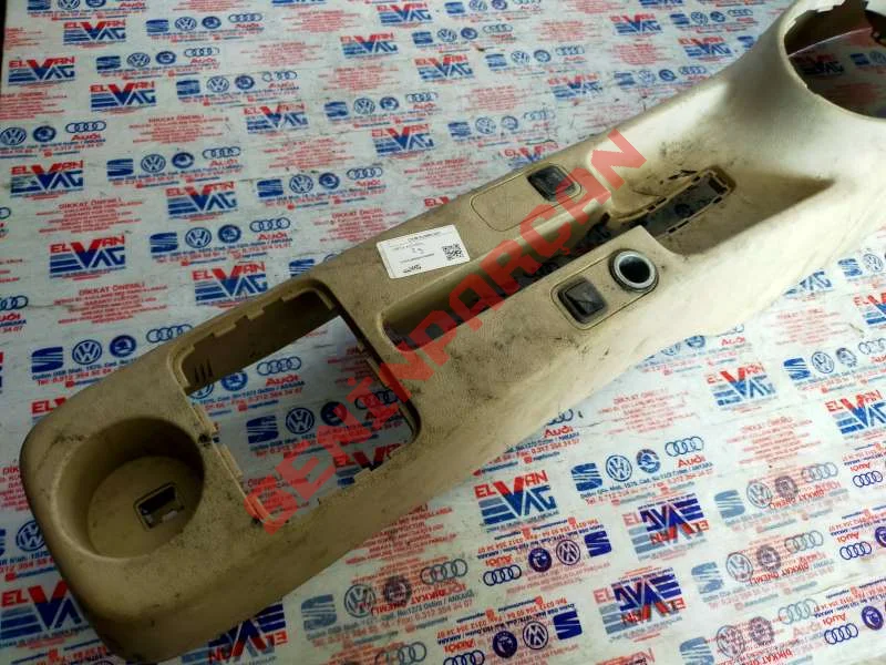 5J0863241 - ORTA KONSOL