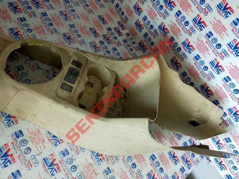 5J0863241 - ORTA KONSOL