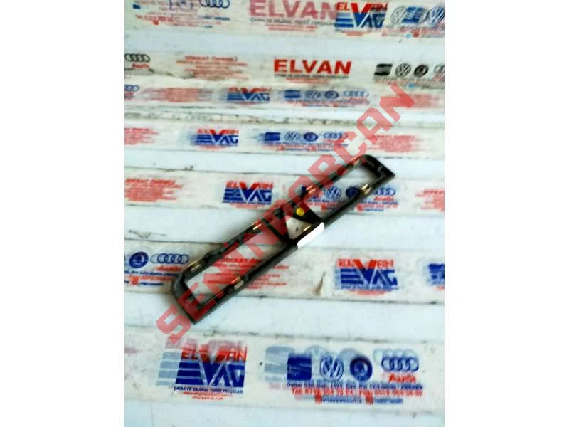 8P0863321B - ORTA KONSOL SIPERI