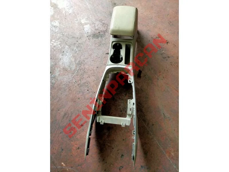 8K0863244A - ORTA KONSOL