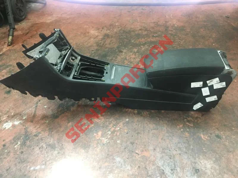 3C0858329H - MEŞRUBAT TUTUCU