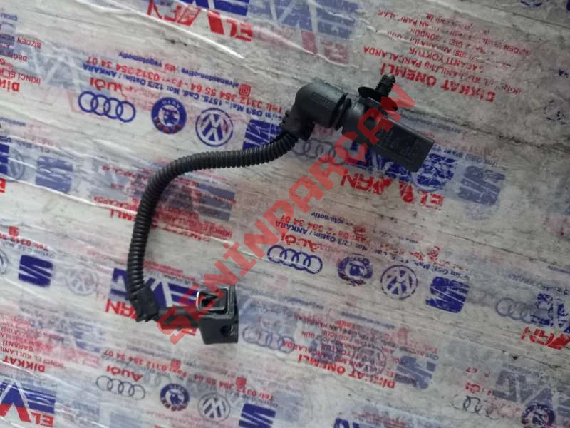 8D0973822 - KABLO SOKETI