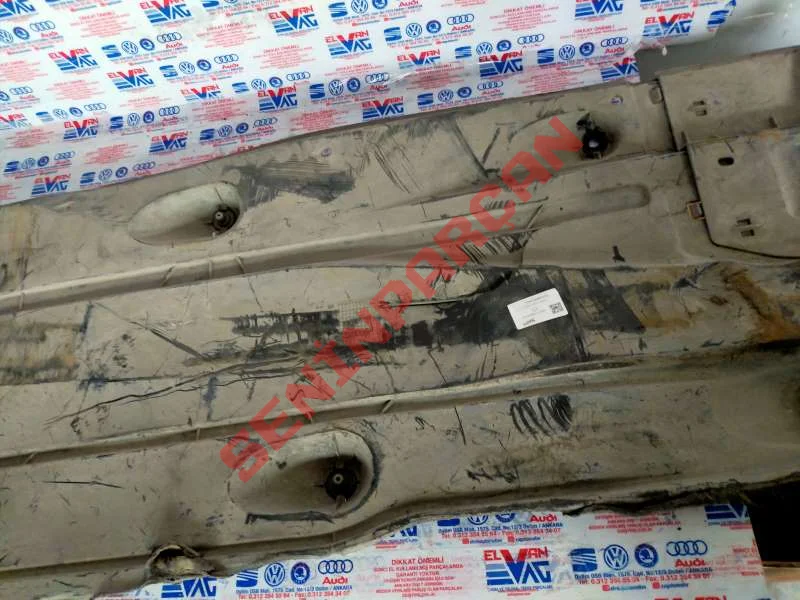 5Q0825202L - PLASTIK TABAN ALT ON SAG