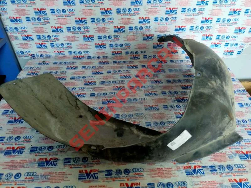 6K5809961 - PLASTIK DAVLUMBAZ MUHAFAZASI