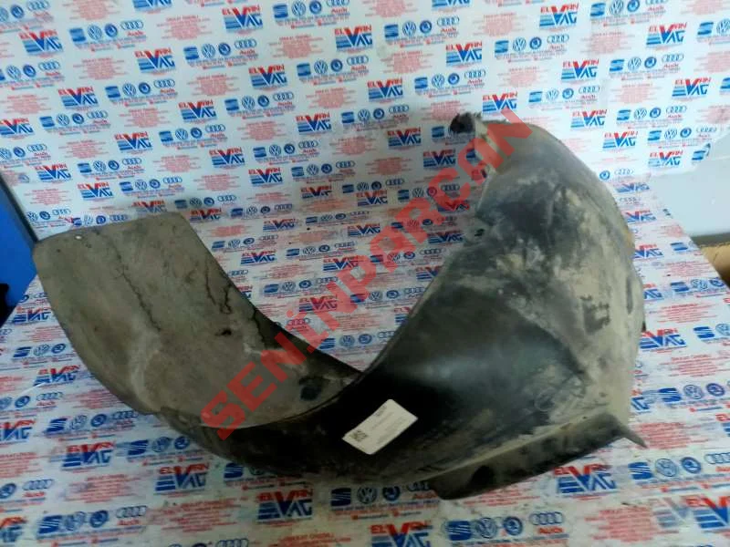 6K5809961 - PLASTIK DAVLUMBAZ MUHAFAZASI