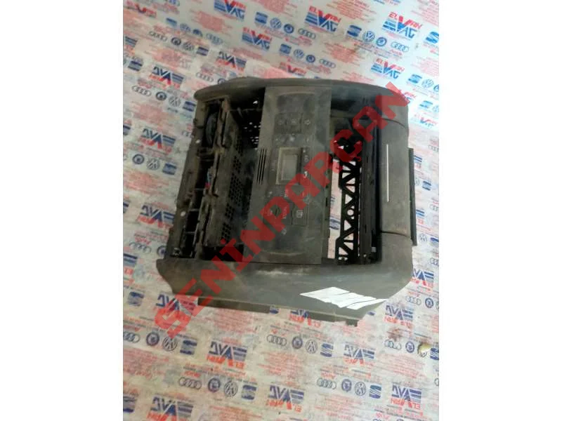 8L0863243K - ORTA KONSOL