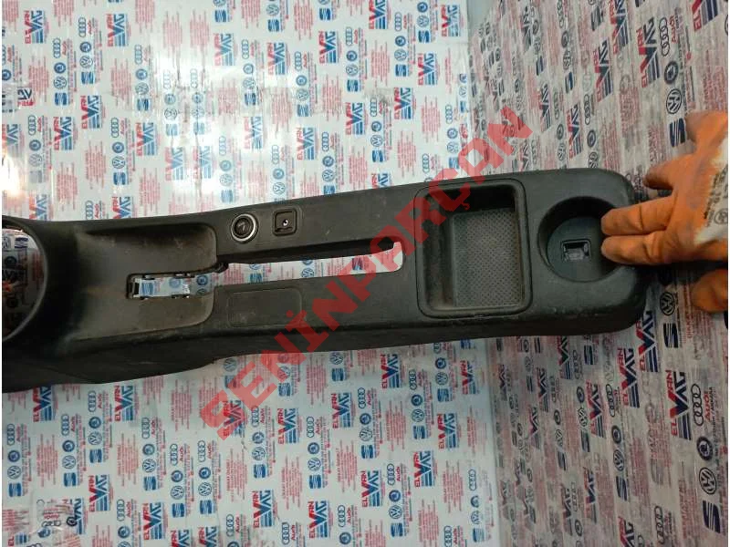 5J0863241AB - ORTA KONSOL