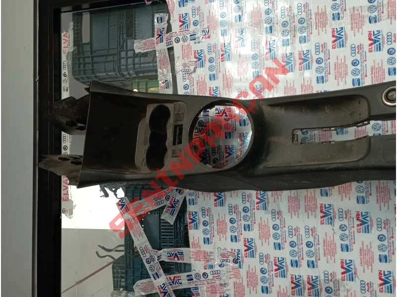 5J0863241AB - ORTA KONSOL