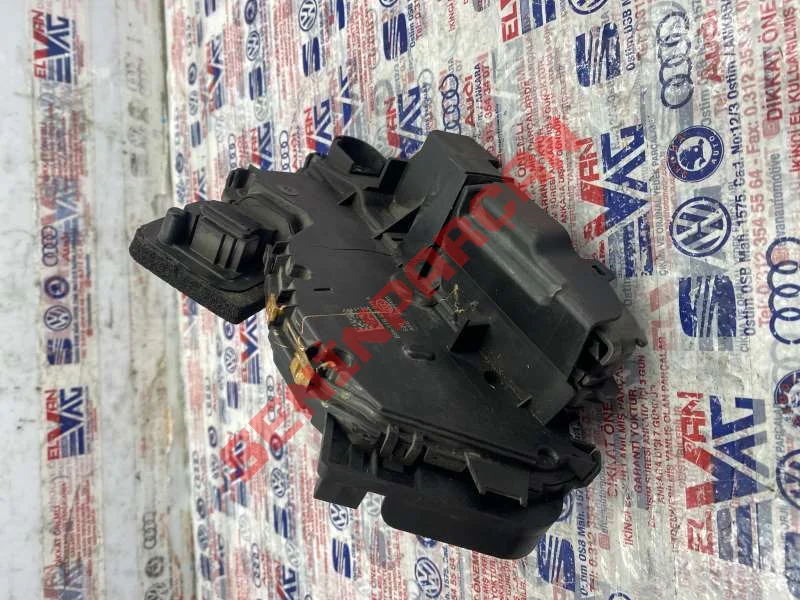 5TB837015A - KAPI KILIDI