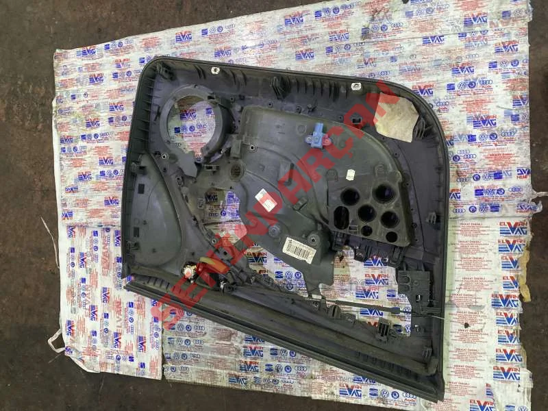 5P0867012 - ORTA PARÇASI OLM. KAPI KAPLA-