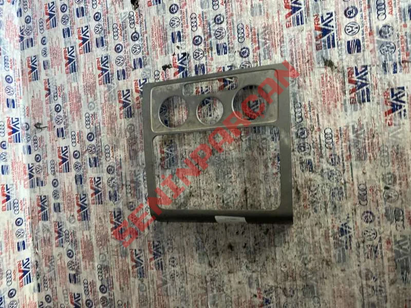 1T0858071K - BLENDAJ