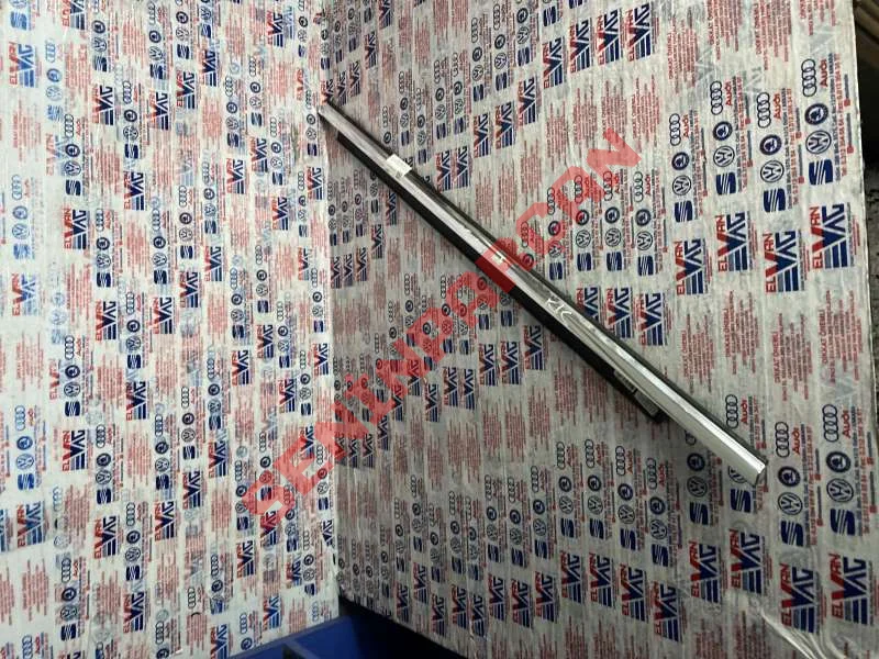 8T8853764C - SÜS ÇITASINA SAHIP CAM AĞIZ