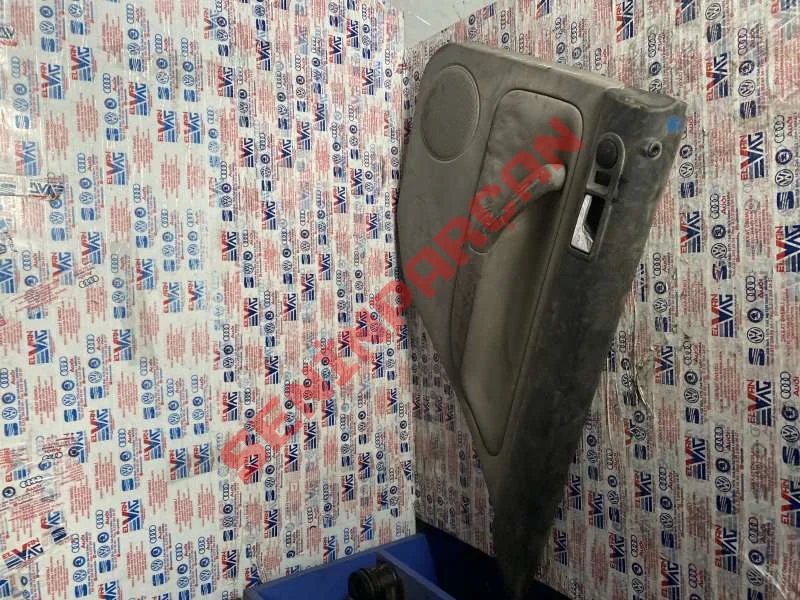 1J4839114C - HOPARLÖRÜ OLAN