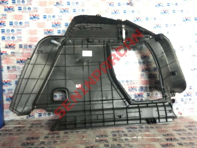 8V4863879D - BAGAJ BÖLMESI KAPLAMASI