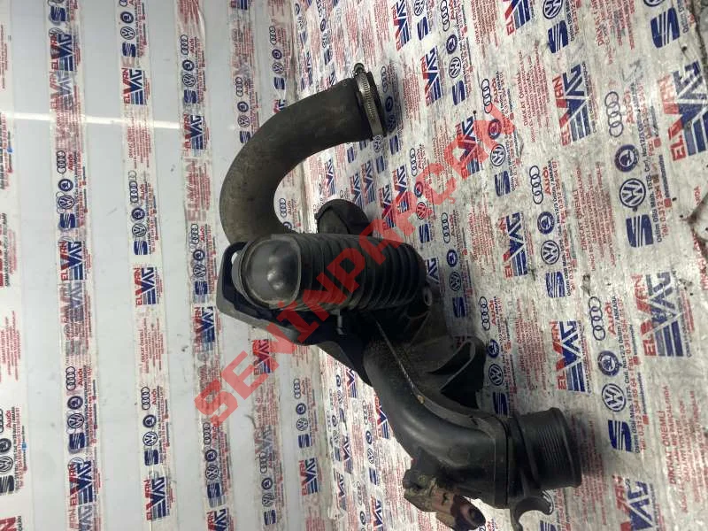 8K0129955A - BAGLANTI BORUSU