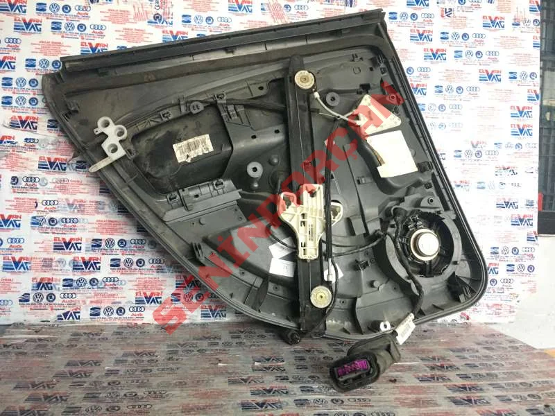 5P0867212 - ORTA PARÇASI OLM. KAPI KAPLA-