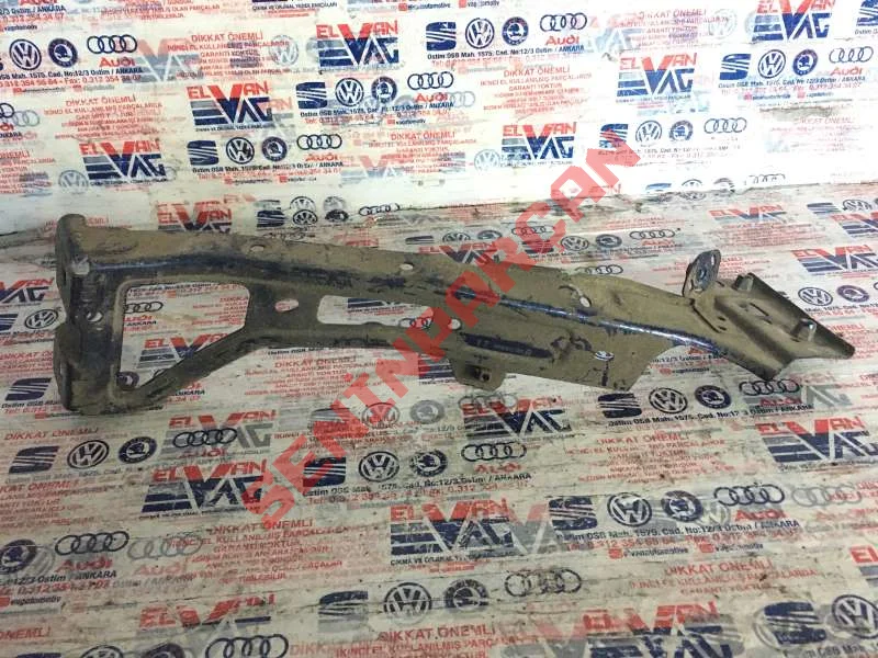 8W6821131B - CAMURLUK BRAKETI