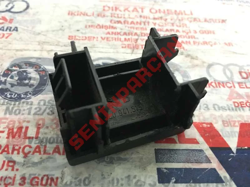 8L0941515A - KÖR KAPAK