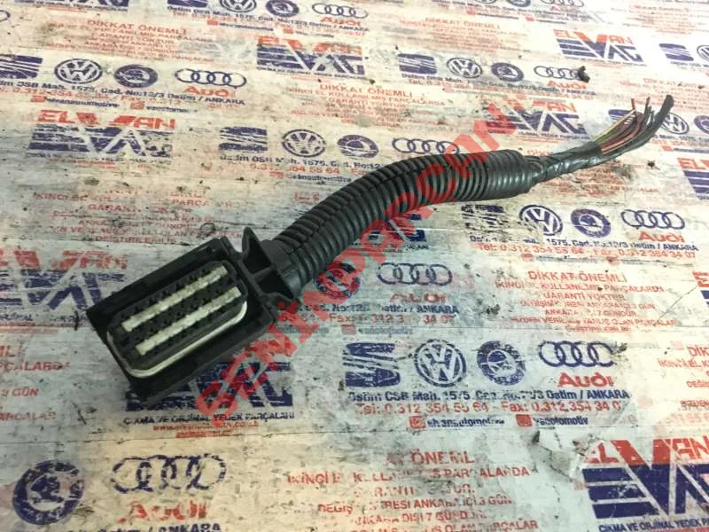 1J0906379B - KABLO SOKETI