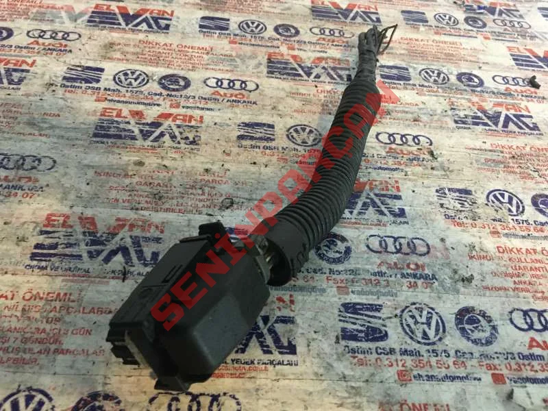 1J0906379B - KABLO SOKETI