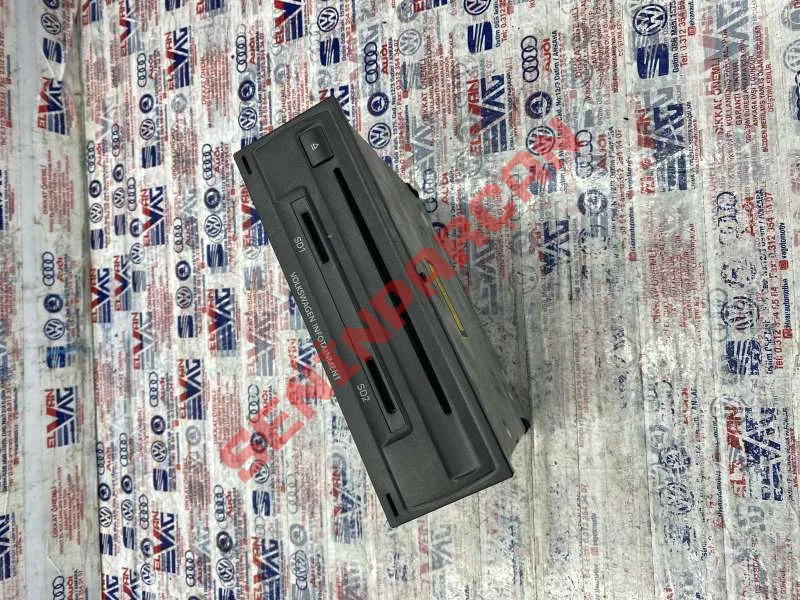 7P6035666B - MMI 3G BILGI ELEKTRONIĞI