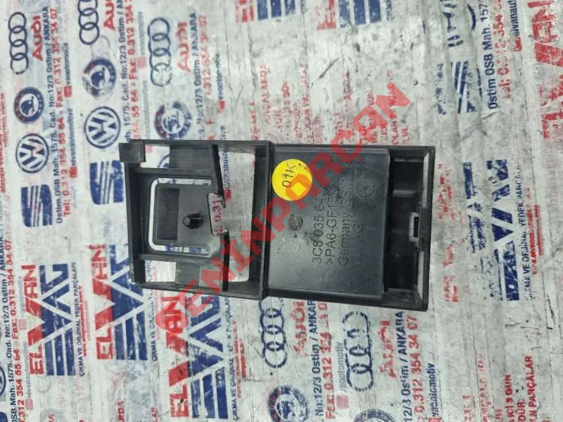 3C8035643 - USB DAĞITICI TUTUCU