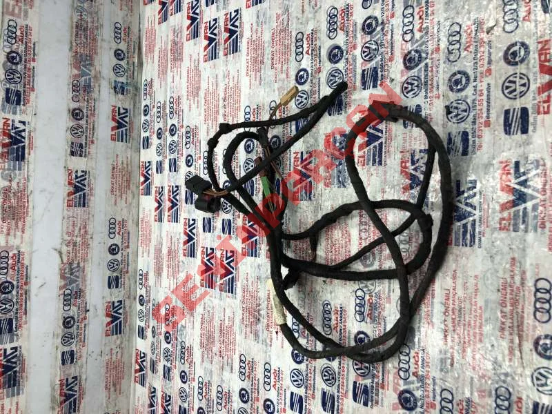 3C8971182H - BAGAJ KAPAĞI IÇIN