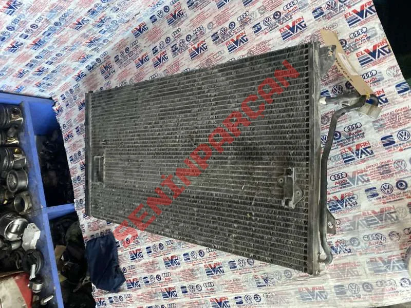 4L0260401A - AMORTISOR