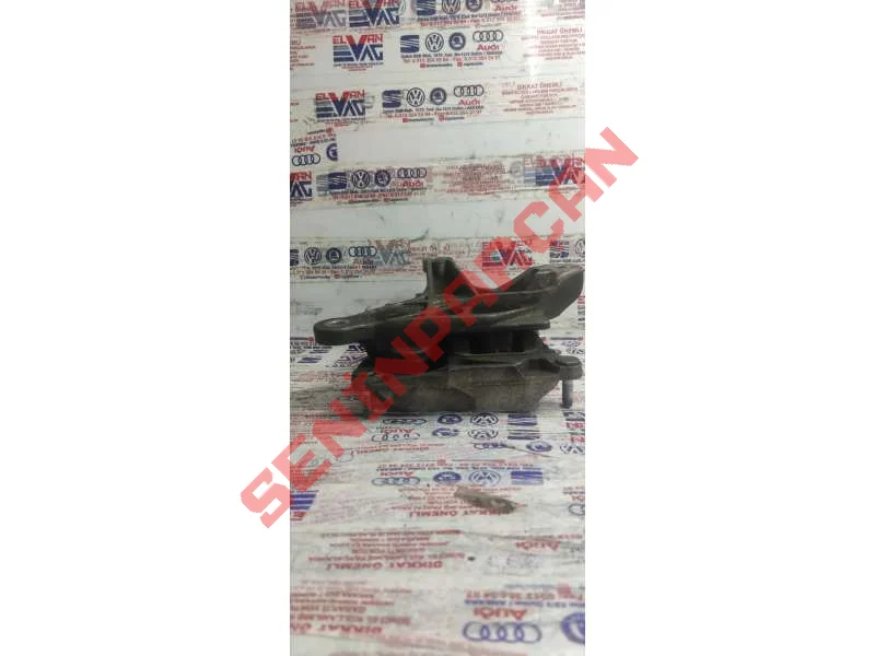 4G0399153T - TRAVERS