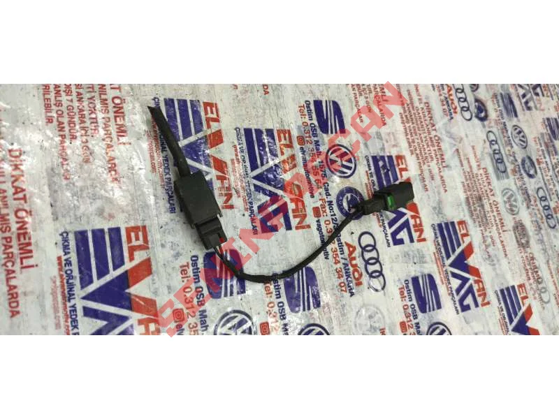 3C0973332C - KABLO SOKETI