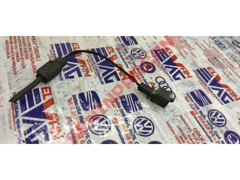 3C0973332C - KABLO SOKETI