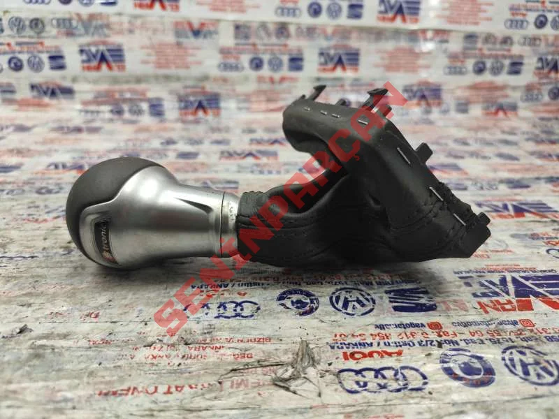 8V1713139G - VİTES KOLU TOPUZU (DERİ)