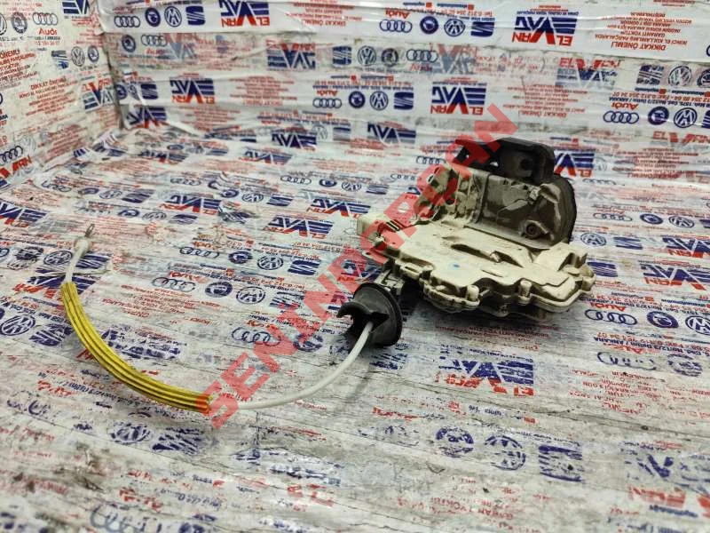 8E0839016AA - KAPI KILIDI