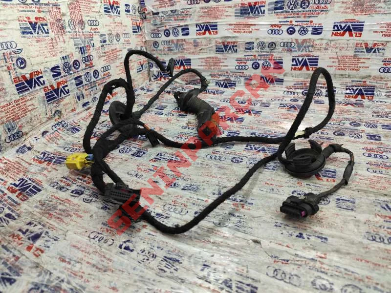 8K0973323T - KABLO SOKETI