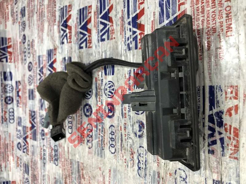 3V0827566A - KILITMOTORU