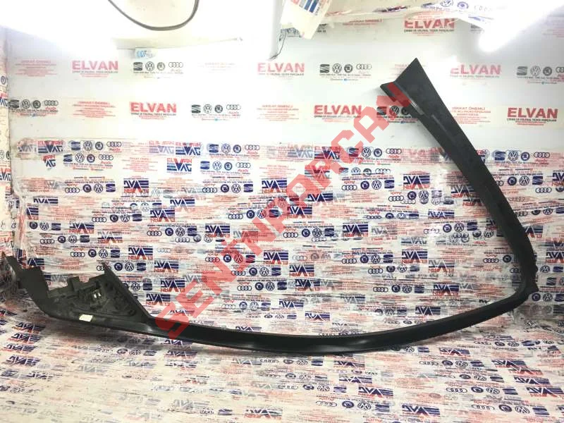 8R0867610 - KAPI PENCERE ÇERÇEVESI IÇIN