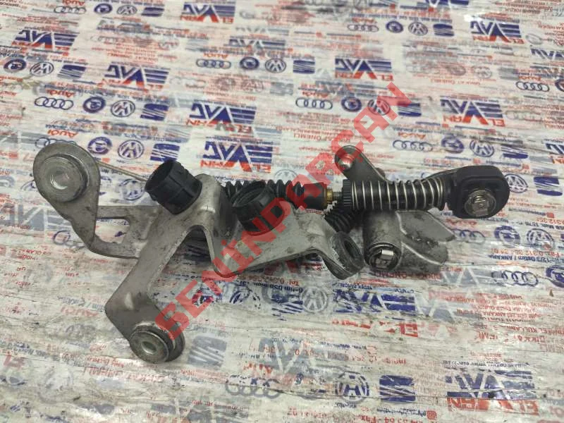 1K0711202A - VITESKOLULEVYESI