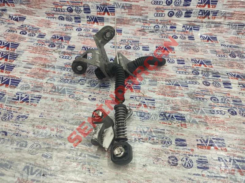 1K0711202A - VITESKOLULEVYESI