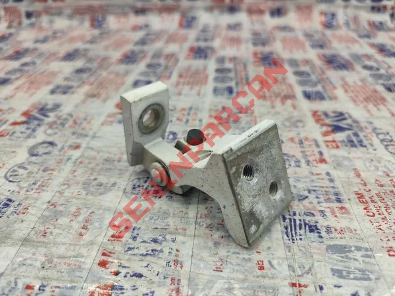 8P4833402A - KAPI MENTESESI