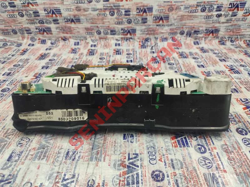 8D0920901G - GÖSTERGE TABLOSU