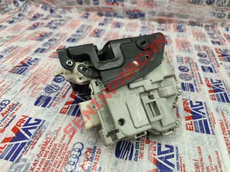 8X0839015 - KAPI KILIDI