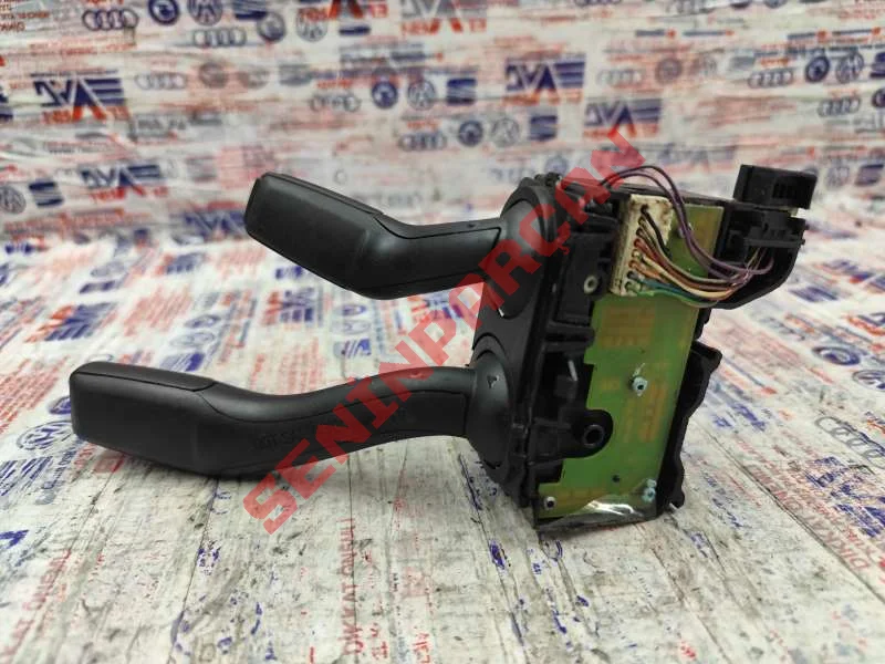 8P0953513B - SİNYAL LAMBASI, UZUN FAR VE